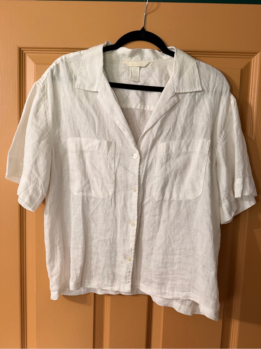 Women’s White Short-Sleeve Linen Button-Down Shirt